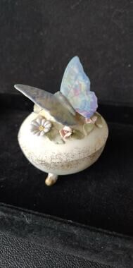 Vintage Lefton butterfly footed trinket box KW22158ESD Japan Canada Sticker